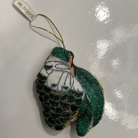 Vintage Eaton 1994 Ltd Embroidered Christmas Ornament. Pine cone shaped no box - Picture 3 of 12